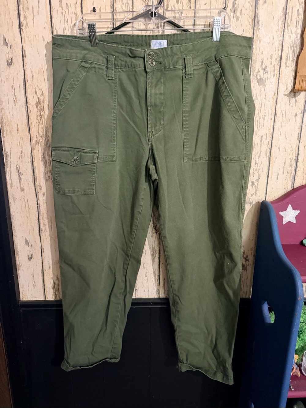 Time and Tru Size 16 Olive Green Cargo Utility Cropped Pants